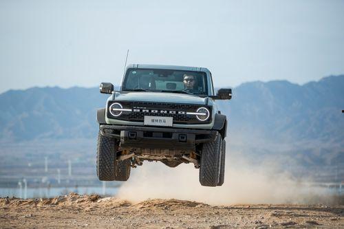 国产烈马现场越野视频,速度与激情的视觉盛宴  第3张